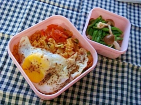 ドライカレーon目玉焼き